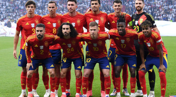 Fußball UEFA EURO, EM, Europameisterschaft,Fussball 2024 Finale Spanien - England am 14.07.2024 im Olympiastadion Berlin in Berlin Teamfoto / Mannschaftsfoto Spanien Obere Reihe v.l.n.r.: Robin Le Normand  Spanien , Fabian Ruiz  Spanien , Aymeric Laporte  Spanien , Rodri  Spanien , Alvaro Morata  Spanien , Unai Simon  Spanien  Untere Reihe v.l.n.r.: Dani Carvajal  Spanien , Marc Cucurella  Spanien , Dani Olmo  Spanien , Nico Williams  Spanien , Lamine Yamal  Spanien  *** Soccer UEFA EURO 2024 Final Spain England on 14 07 2024 at Olympiastadion Berlin in Berlin Team photo Team photo Spain Top row from l n r Robin Le Normand Spain , Fabian Ruiz Spain , Aymeric Laporte Spain , Rodri Spain , Alvaro Morata Spain , Unai Simon Spain Bottom row from l n r Dani Carvajal Spain , Marc Cucurella Spain , Dani Olmo Spain , Nico Williams Spain , Lamine Yamal Spain xRx