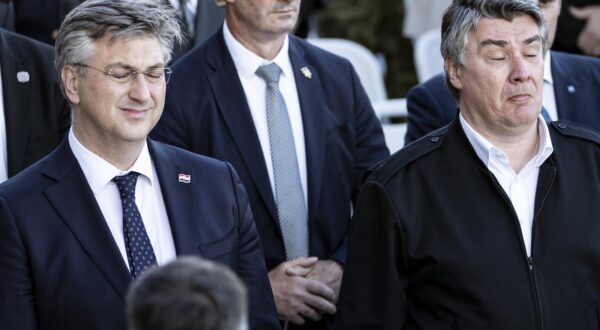 28.04.2022., Klis - Svecana akademija povodom 31. Obljetnice 4.  Gardijske brigade. Na svecanoj akademiji sudjeluju Premijer Andrej Plenkovic i Predsjednik Zoran Milanovic. Photo: Milan Sabic/PIXSELL