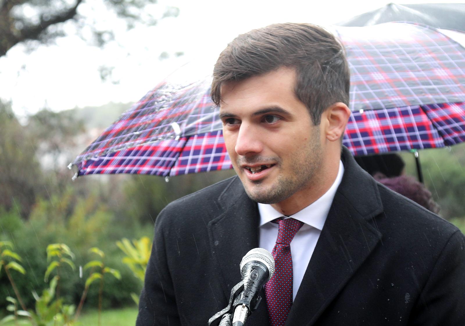04.12.2022., Sibenik - U spomen parku streljanih na Subicevcu po velikoj kisi obiljezena je 78. godisnjica oslobodjenja Dalmacije od fasizma. Godisnjica je obiljezena polaganjem vjenaca uz izaslanstva Predsjednika RH, Vlade, SABA-e RH, damatinskih Zupanija, gradova i antifasistickih udruga Dalmacije. Procelnik Kabineta predsjednika Republike Hrvatske Bartol Simunic Photo: Dusko Jaramaz/PIXSELL