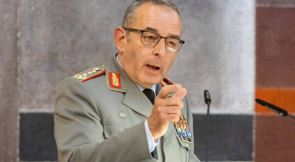 Carsten BREUER, General, Generalinspekteur der Bundeswehr. Tagung der Evangelischen Akademie Tutzing. Sommertagung Politischer Club 2024 zum Thema Deutsche Sicherheitspolitik . 21.06.2024. in Tutzing, E V A N G E L I S C H E A K A D E M I E T U T Z I N G, Deutschland. Quelle / Copyright / Credit : *** Carsten BREUER, General, Inspector General of the German Armed Forces Conference of the Protestant Academy Tutzing Summer Conference Political Club 2024 on German Security Policy 21 06 2024 in Tutzing, E V A N G E L I S C H E A K A D E M I E T U T Z I N G, Germany Source Copyright Credit xEAT-SICHERHEITSPOLITIKx,Image: 885518732, License: Rights-managed, Restrictions: imago is entitled to issue a simple usage license at the time of provision. Personality and trademark rights as well as copyright laws regarding art-works shown must be observed. Commercial use at your own risk., Credit images as "Profimedia/ IMAGO", Model Release: no, Credit line: Oryk HAIST / imago stock&people / Profimedia