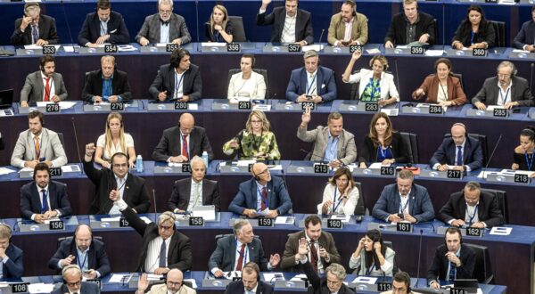 epa11483401 Members of the European Parliament vote during the plenary session at the European Parliament in Strasbourg, France, 17 July 2024. The first session of the new European Parliament opened on 16 July, with MEPs due to elect their president and vice-presidents for the next two and a half years. Roberta Metsola was re-elected as President of the European Parliament until 2027, with 562 votes in the first round. The EU Parliament's session runs from 16 until 19 July 2024.  EPA/CHRISTOPHE PETIT TESSON