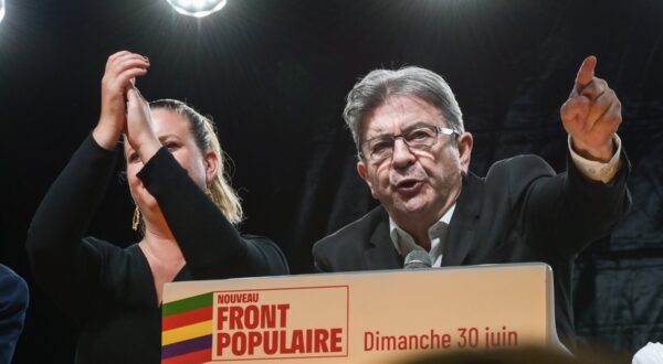 Jean Luc Melenchon LFI. Rassemblement avec les organisations du Nouveau Front Populaire : La France Insoumise, Les Ecologistes, le Parti Socialiste, le Parti Communiste Francais et des prises de paroles pour faire barrage au Rassemblement National, apres le resultat du 1er tour des elections legislatives, devant de nombreux militants des partis de Gauche Place de la Republique  a Paris le 30 Juin 2024. Paris, FRANCE - 01/07/2024                             Jean Luc Melenchon LFI. Rally with the organisations of the New Popular Front: La France Insoumise, Les Ecologistes, the Socialist Party, the French Communist Party and speeches to block the National Rally, after the result of the 1st round of the legislative elections, in front of many activists from the Left-wing parties at Place de la Republique in Paris on 30 June 2024. Paris, FRANCE - 01/07/2024//04HARSIN_RASSEMBLEMENTNFPLEGISLATIVE051/Credit:ISA HARSIN/SIPA/2407010354,Image: 886115064, License: Rights-managed, Restrictions: , Model Release: no, Credit line: ISA HARSIN / Sipa Press / Profimedia