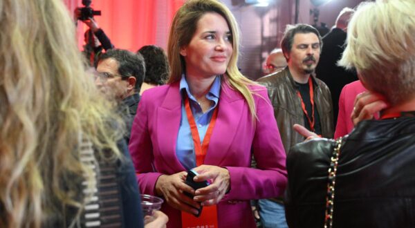 17.04.2024., Zagreb - Docek izbornih rezultata za Hrvatski saboru u stozeru koalicije Rijeke pravde koju cine Socijaldemokratska partija Hrvatske (SDP), Centar, Hrvatska seljacka stranka (HSS), "Dalija Oreskovic i ljudi s imenom i prezimenom", Narodna stranka Reformisti i Gradjansko-liberalni savez (GLAS) u prostorijama SDP-a na Trgu Drage Iblera. Lana Pavic.
 Photo: Davor Puklavec/PIXSELL