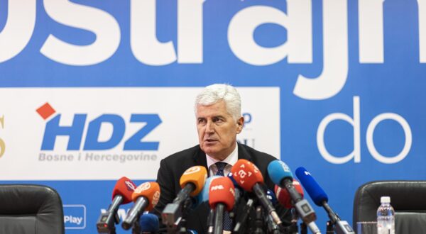 01.07.2024., Mostar, Bosna i Hercegovina - Nakon sastanka predstavnika političkih stranaka s nivoa drzavne koalicije odrzana je konferencija za medije, a pred medije je stao samo Dragan Covic, predsjednik HDZ-a BiH. Photo: Denis Kapetanovic/PIXSELL