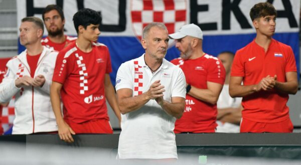 04.02.2024., Varazdin - Davis Cup susret Hrvatske i Belgije, mec Duje Ajdukovic - Bergs Zizou. Photo: Vjeran Zganec Rogulja/PIXSELL