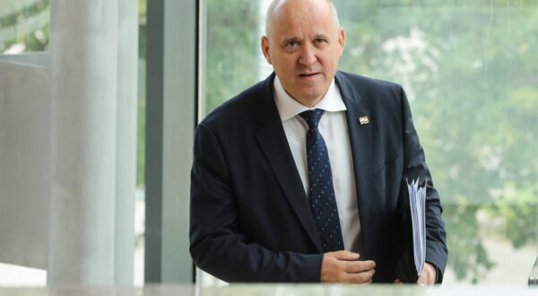04.07.2024.,Zagreb, pod predsjedanjem premijera Andreja Plenkovica odrzana 11. sjednica Vlade RH. Dolazak premijera i ministara na sjednicu Vlade.
Photo: Robert Anic/PIXSELL       Photo: Robert Anic/PIXSELL