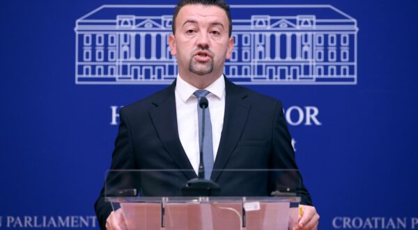 04.07.2024., Zagreb - Na konferenciji za medije odrzanoj u Saboru o temi:„Uvodjenje rodnih studija – deratifikacija Istanbulske konvencije“ govorio je zastupnik Marijan Pavlicek. Photo: Patrik Macek/PIXSELL