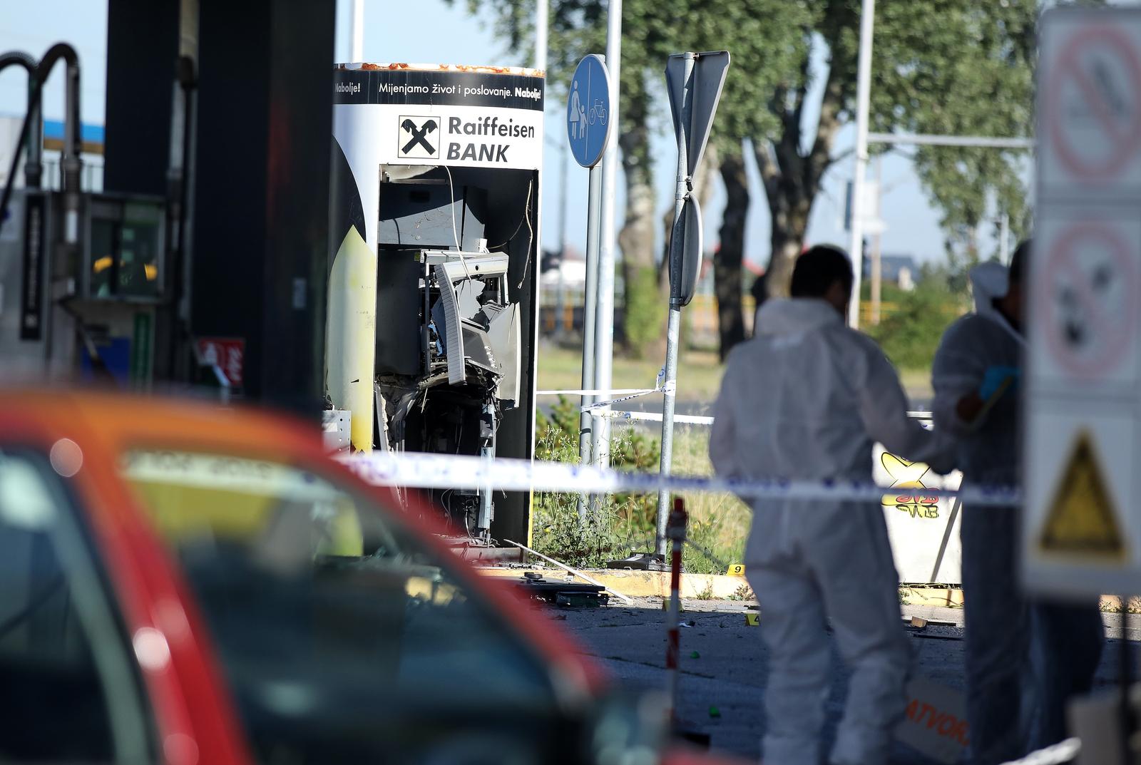 05.07.2024., Zagreb - Policijski ocevid na benzinskoj pumpi gdje je raznesen bankomat. Photo: Emica Elvedji/PIXSELL