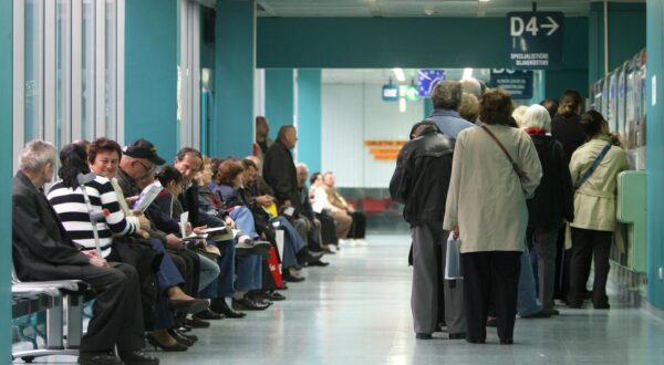 11.11.2008., Zagreb - Ilustracija na temu guzvi u bolnicama i dugog cekanja na pretrage. Klinicka bolnica Dubrava.r"nPhoto: Davor Puklavec/PIXSELL