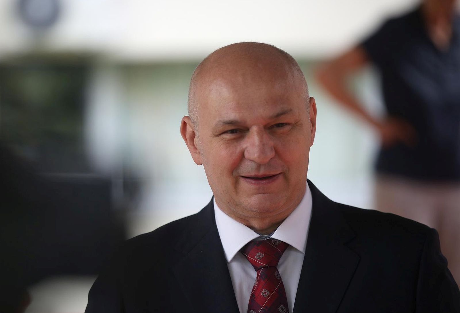 09.06.2024., Zagreb - Mislav Kolakusic, predsjednik stranke Pravo i Pravda i nositelj liste stranke Pravo i Pravda na izborima za Europski parlament glasao je na birackom mjestu 171. Dugave I. osnovne skole Dugave Photo: Zeljko Hladika/PIXSELL