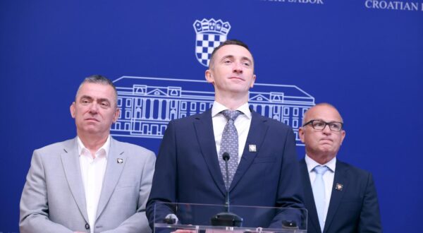 12.06.2024., Zagreb - Na konferenciji za medije Domovinskog pokreta odrzanoj u Saboru o aktualnim temama govorili su Ivan Penava, Stipo Mlinaric i Tomislav Josic. Photo: Patrik Macek/PIXSELL