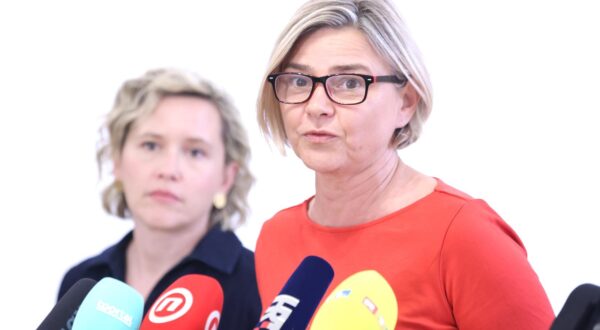 12.07.2024., Zagreb - Na konferenciji za medije odrzanoj u Saboru o aktualnim temama govorile su Sandra Bencic i Ivana Kekin. Photo: Patrik Macek/PIXSELL