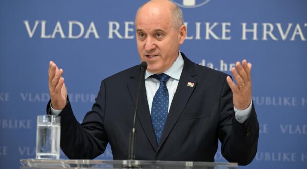 16.7.2024., Zagreb - U Banskim dvorima odrzan je sastanak parlamentarne vecine nakon kojeg je Branko Bacic dao izjave za medije. Photo: Davorin Visnjic/PIXSELL