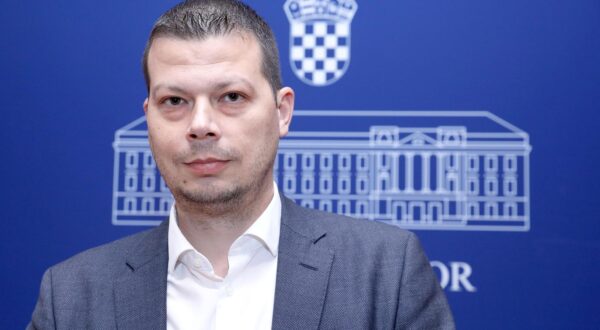 Zagreb: Saša Đujić o borbi protiv huliganskog nasilja na sportskim natjecanjima 18.03.2019., Zagreb - Na konferenciji za medije Kluba zastupnika SDP-a odrzanoj u Saboru zastupnik Sasa Djujic govorio je o borbi protiv huliganskog nasilja na sportskim natjecanjima. rPhoto: Patrik Macek/PIXSELL