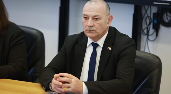 18.04.2023., Vukovar - Zavrsna identifikacija posmrtnih ostataka nestalih i smrtno stradalih osoba u Domovinskom ratu u Nacionalnoj memorijalnoj bolnici "Dr. Juraj Njavro". Tomo Medved, potpredsjednik Vlade i ministar branitelja Photo: Davor Javorovic/PIXSELL