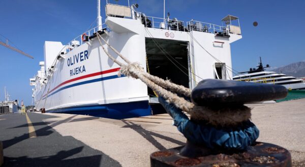 20.05.2024., Split - Prva sluzbena plovidba novog u floti  Jadrolinijin trajekt  Oliver plovi na relaciji Split - Vela Luka -  Split  nazvan po Oliveru Dragojevicu odise posebnim dozivljajem. Photo: Ivana Ivanovic/PIXSELL