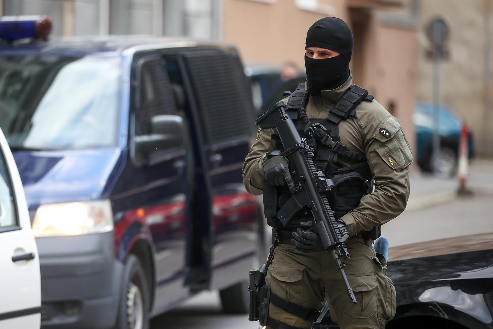 22.04.2024., Sarajevo, Bosna i Hercegovina - U prostorije MUP-a Kantona Sarajevo priveden je direktor Federalne uprave policije Vahidin Munjic. U okviru akcije SIPA-e koja se provodi koordinirano i sa policijskim agencijama nekoliko kantona do sada su privedene 22 osobe. Photo: Armin Durgut/PIXSELL