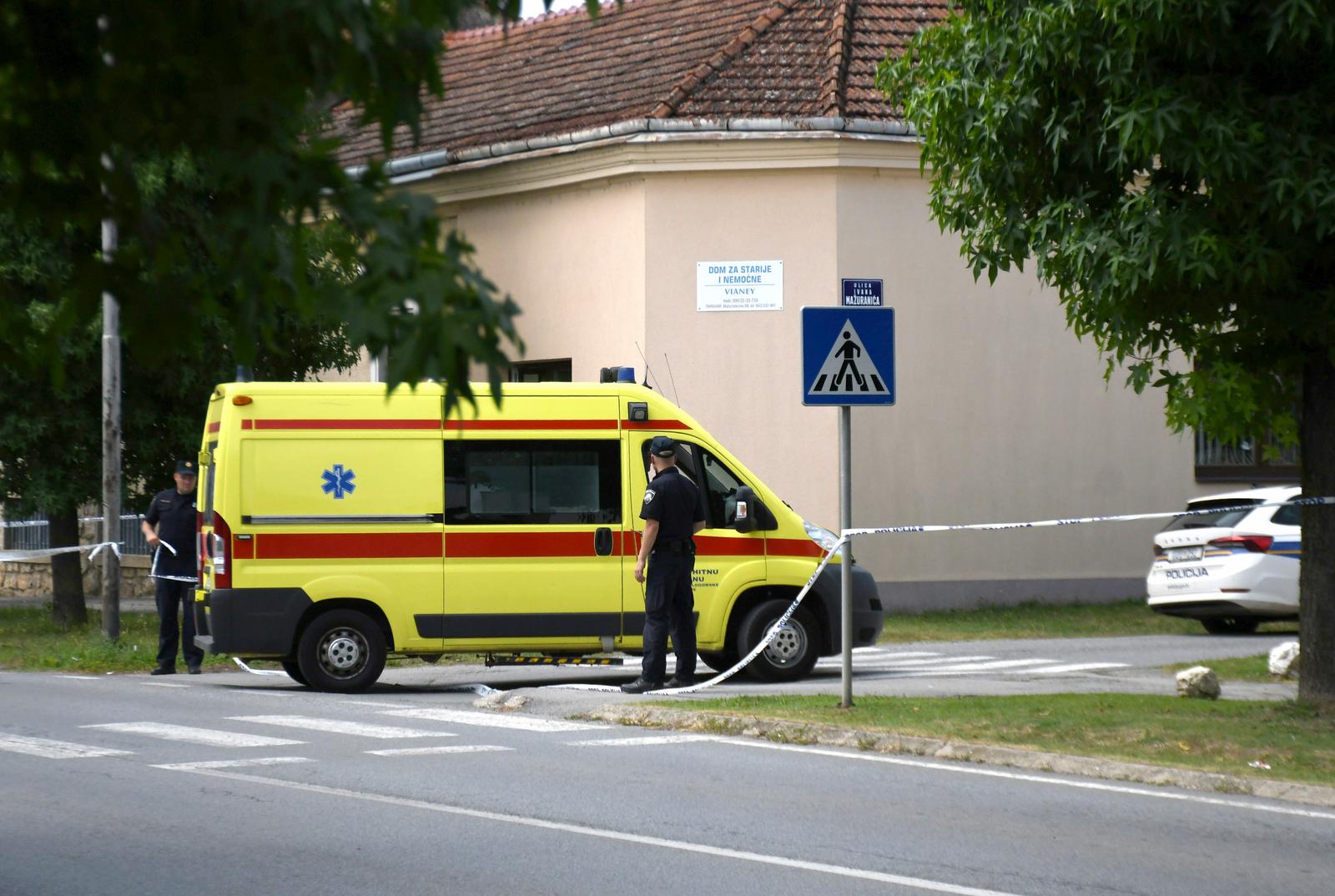 22.07.2024., Daruvar - U Domu za starije i nemocne osobe u Mazuranicevoj ulici muskarac je poceo pucati po ljudima te je petero osoba smrtno stradalo dok se ostalima pruza lijecnicka pomoc.  Photo: Damir Spehar/PIXSELL