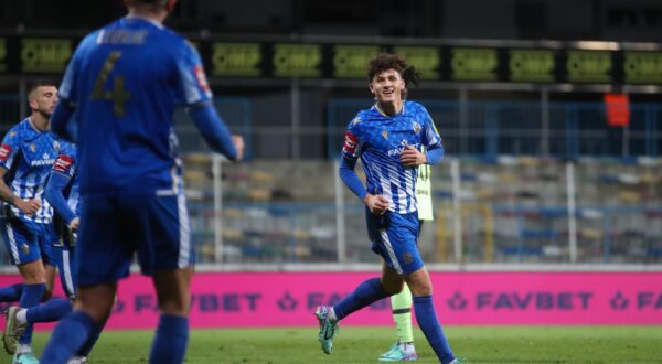 24.11.2023., stadion u Kranjcevicevoj ulici, Zagreb - SuperSport HNL, 16. kolo, NK Lokomotiva - NK Slaven Belupo. Nogometasi Lokomotive slave pogodak Marina Soticeka za izjednacenje 1:1. Marin Soticek Photo: Luka Stanzl/PIXSELL