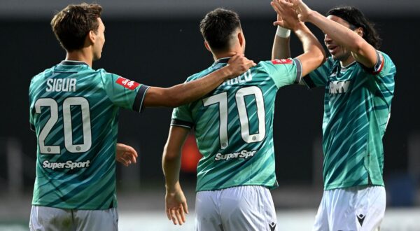 25.05.2024., stadion u Kranjcevicevoj ulici, Zagreb - SuperSport HNL, 36. kolo, NK Lokomotiva - HNK Hajduk. Niko Sigur, Josip Breklao, Filip Krovinovic.   Photo: Marko Lukunic/PIXSELL