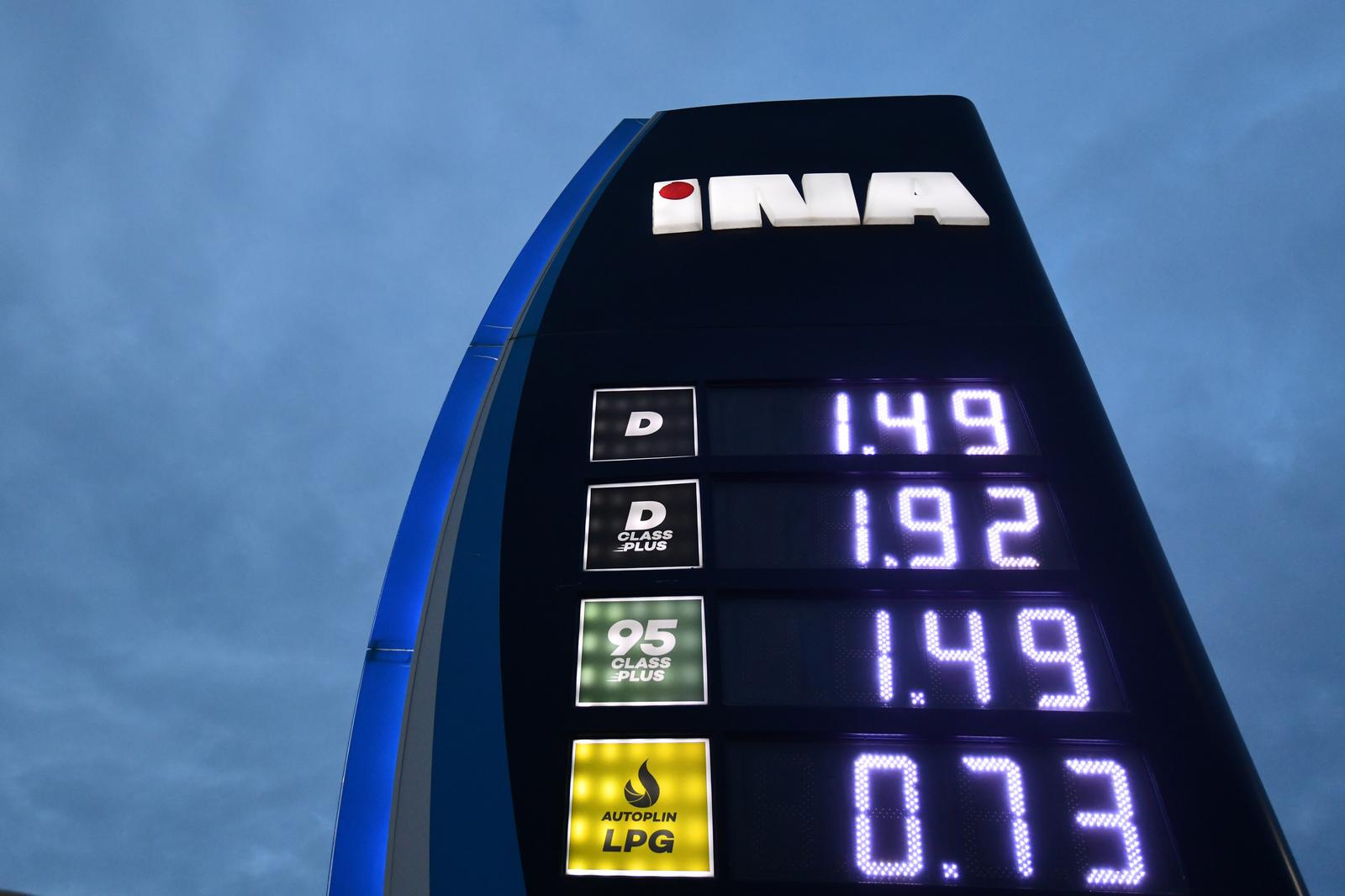 27.02.2024., Sibenik - Nove vece cijene goriva na benzinskim postajama u Republici Hrvatskoj. Photo: Hrvoje Jelavic/PIXSELL