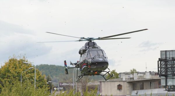 27.09.2023., Gimnazija Banjaluka, Banjaluka (BiH) – Pokazna vjezba sa scenariom razornog zemljotresa odrzala se povodom obiljezavanja obljetnice razornog zemljotresa koji je 1969. godine pogodio Banjaluku. U vjezbi su ucestvovali ucenici banjalucke Gimnazije, Civilna zastita RS, Helikopterski servis RS i Hitna pomoc, odnosno Dom zdravlja Banjaluka.  Photo: Dejan Rakita/PIXSELL