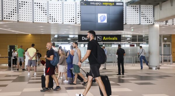 Kaštel Štafilić, 23.07.2024. - Zbog hakerskog napada na sustave Zračne luke Sveti Jeronim od sinoć traju poteškoće u odlascima aviona te su nastale gužve.
foto HINA/ Miroslav LELAS/ lm