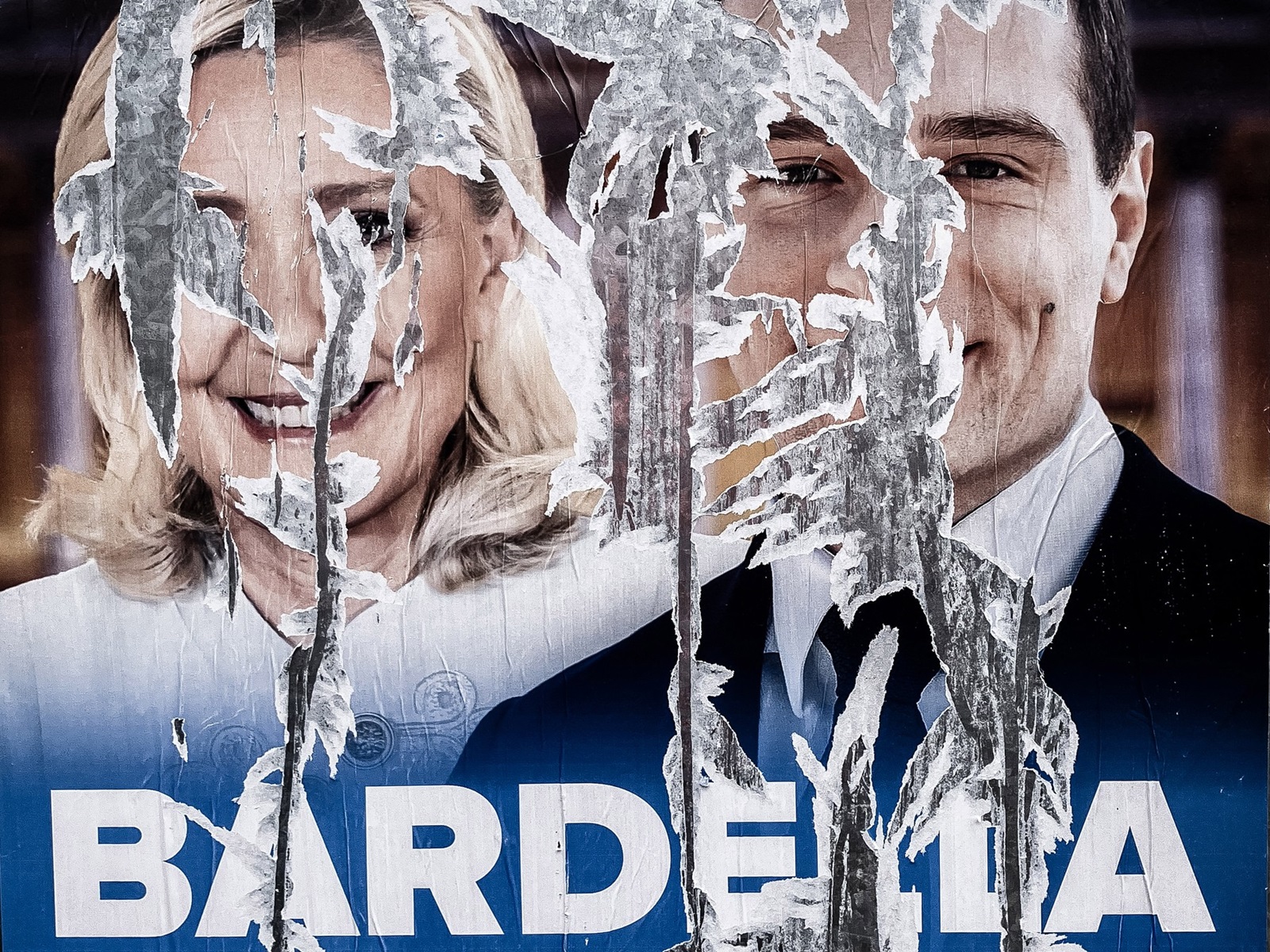 Affiches de campagne des elections legislatives anticipees, du parti d extreme droite, RN Rassemblement National, avec Marine LE PEN et Jordan BARDELLA. Colombes, Nord de Paris, France, 2 Juillet 2024. 
 
Campaign posters for the early legislative elections, from the far-right party, RN Rassemblement National, with Marine LE PEN and Jordan BARDELLA. Colombes, North of Paris, France, July 2, 2024.,Image: 886575742, License: Rights-managed, Restrictions: , Model Release: no, Credit line: Arthur N. Orchard / AFP / Profimedia