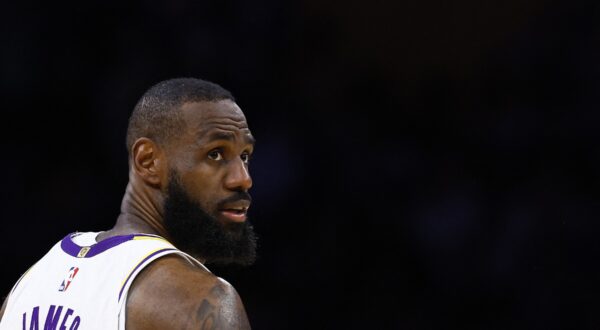 LOS ANGELES, CALIFORNIA - APRIL 27: LeBron James #23 of the Los Angeles Lakers during game four of the Western Conference First Round Playoffs at Crypto.com Arena on April 27, 2024 in Los Angeles, California.,Image: 868657478, License: Rights-managed, Restrictions: , Model Release: no, Credit line: RONALD MARTINEZ / Getty images / Profimedia