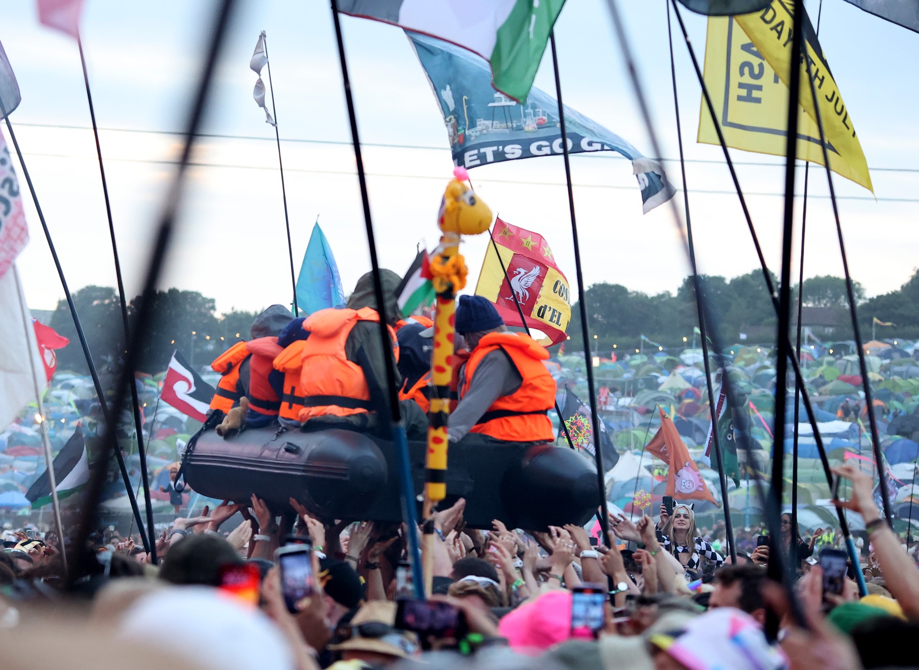 Banksy revealed as the artist behind Glastonbury’s  migrant boat stunt at Glastonbury Festival 2024 at Worthy Farm.

Featuring: Banksy
When: 29 Jun 2024
Credit: CelebrityPhotosUK/INSTARimages,Image: 886033704, License: Rights-managed, Restrictions: , Model Release: no, Credit line: - / INSTAR Images / Profimedia