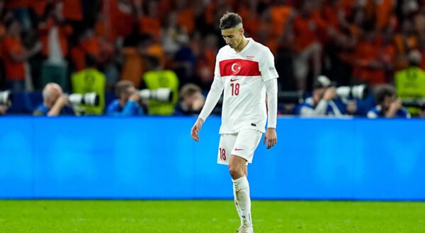 Berlin, Germany, July 6th 2024: Mert Muldur 18 Turkiye looks dejected and disappointed after his own goal during the UEFA EURO, EM, Europameisterschaft,Fussball 2024 Germany quarterfinal football match between Netherlands and Turkiye at Olympiastadion in Berlin, Germany. Copyright: xDanielaxPorcellix/xSPPx spp-en-DaPoSp-20240706-_DP11850,Image: 887963405, License: Rights-managed, Restrictions: PUBLICATIONxNOTxINxBRAxMEX, Credit images as "Profimedia/ IMAGO", Model Release: no, Credit line: Daniela Porcelli / SPP / imago sportfotodienst / Profimedia