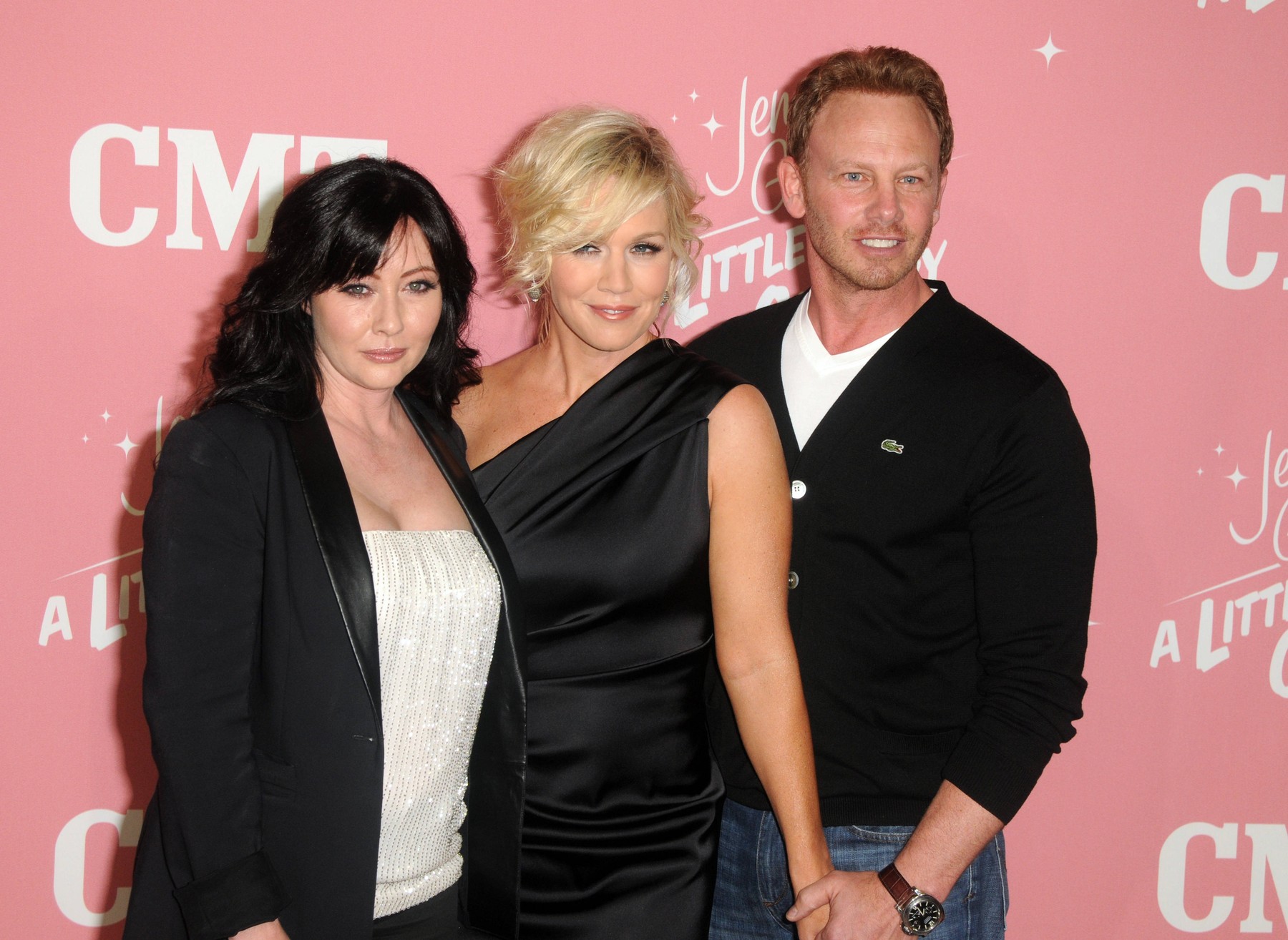 **FILE PHOTO** Shannen Doherty Has Passed Away. Shannen Doherty, Jennie Garth and Ian Ziering at Jennie Garth s 40th birthday celebration and premiere party for Jennie Garth: A Little Bit Country at The London Hotel on April 19, 2012 in West Hollywood, California Copyright: x mpi35/MediaPunchxInc.x,Image: 889648480, License: Rights-managed, Restrictions: imago is entitled to issue a simple usage license at the time of provision. Personality and trademark rights as well as copyright laws regarding art-works shown must be observed. Commercial use at your own risk., Credit images as "Profimedia/ IMAGO", Model Release: no, Credit line: MediaPunch Inc. / imago stock&people / Profimedia