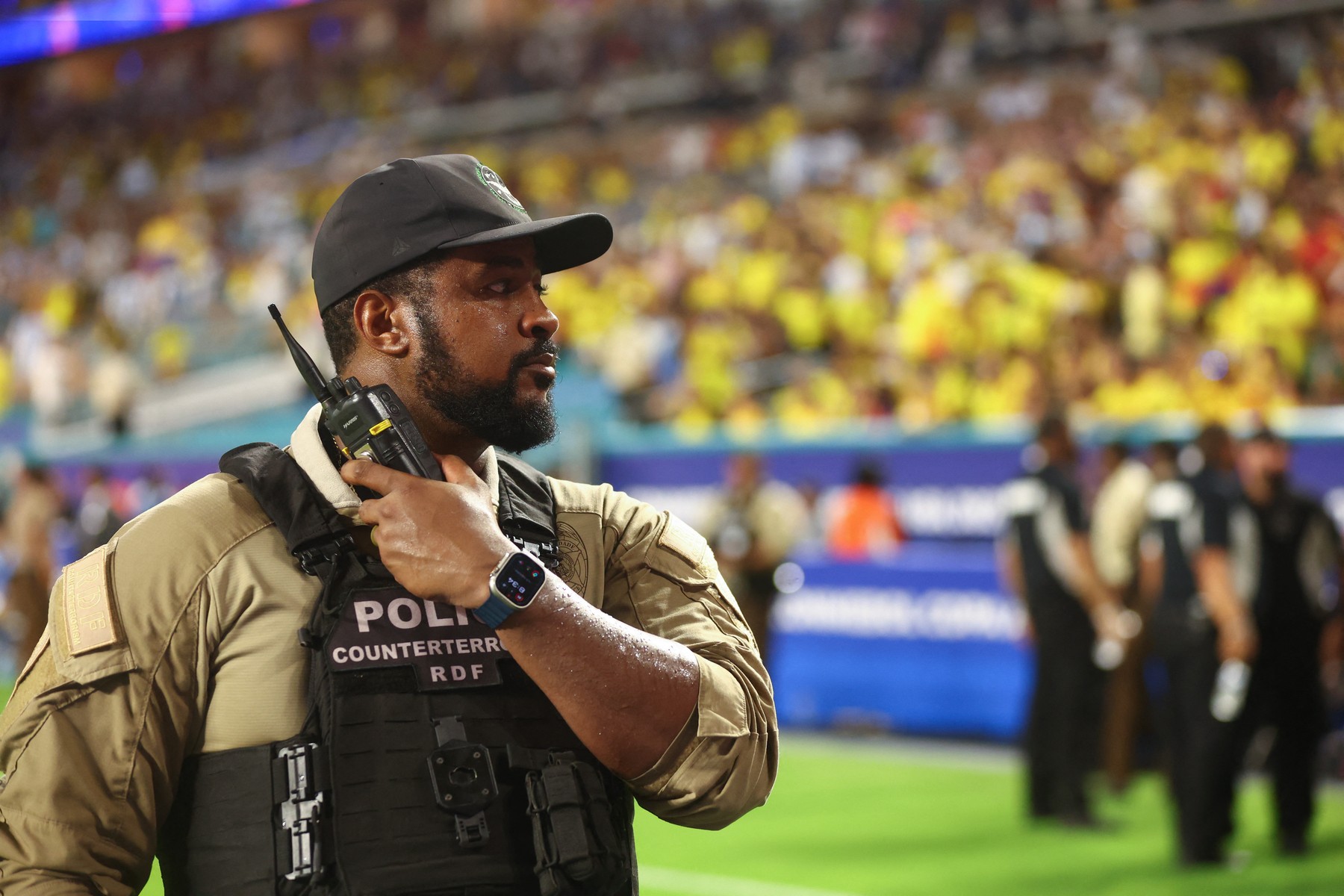 MIAMI GARDENS, FLORIDA - JULY 14: Police stands guard at the pitch prior to the CONMEBOL Copa America 2024 Final match between Argentina and Colombia at Hard Rock Stadium on July 14, 2024 in Miami Gardens, Florida.   Maddie Meyer,Image: 889759769, License: Rights-managed, Restrictions: , Model Release: no, Credit line: Maddie Meyer / Getty images / Profimedia
