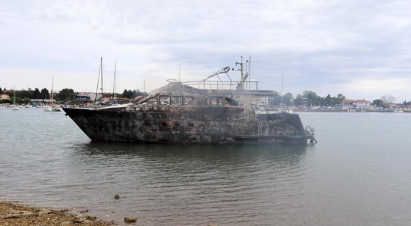 15.05.2024., Medulin - Pozar na brodovima u marini. Photo: Goran Kovacic/PIXSELL
