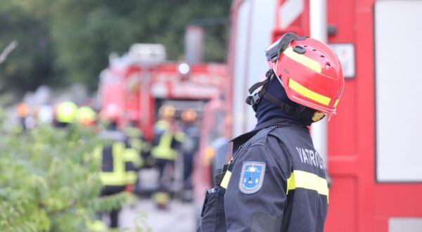 01.08.2024.,Makarska-Vatrogasci s kontinenta na pozaristu u Parku prirode Biokovo. Photo: Ivo Cagalj/PIXSELL