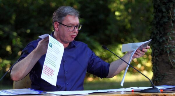 01, August, 2024, Belgrade - The President of the Republic of Serbia, Aleksandar Vucic, addressed the public from Vila Mir regarding the current political and economic situation. Aleksandar Vucic. Photo: A.K./ATAImages

01, avgust, 2024, Beograd - 
Predsednika Republike Srbije Aleksandar Vucic obratio se iz Vila Mir javnosti povodom aktuelne politicke i ekonomske situacije. Photo: A.K./ATAImages Photo: A.K./ATAImages/PIXSELL