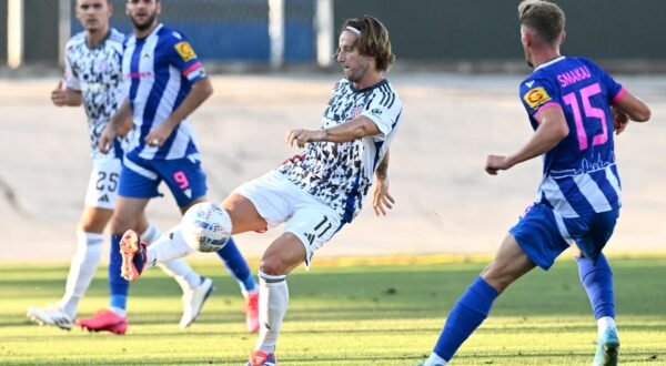 11.08.2024., stadion Zagreb, Zagreb - SuperSport HNL, 02. kolo, NK Lokomotiva - HNK Hajduk. Ivan Rakitic Photo: Marko Lukunic/PIXSELL