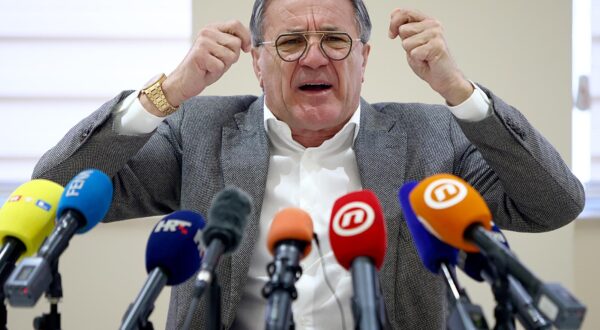 19.01.2023., Mostar - Zdravko Mamic odrzao konferenciju za medije u dvorani Princess hotela Mepas. Photo: Denis Kapetanovic/PIXSELL
