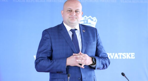 20.05.2024., Zagreb - U zgradi Nacionalne i sveuciliske knjiznice odrzana je prva sjednica 16. Vlade Republike Hrvatske. Premijeru Plenkovicu ovo je treci uzastopni mandat na celu Vlade koju je u petak potvrdila saborska vecina sastavljena od HDZ-a, DP-a i dijela manjiskih zastupnika. Nakon sjednice, izjavu za medije dao je Ante Susnjar. Photo: Patrik Macek/PIXSELL
