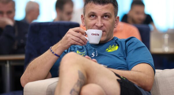 29.08.2024., stadion Maksimir, Zagreb - Izvlacenje parova UEFA Lige prvaka u Maksimiru. Zdrijeb su pratili trener GNK Dinamo Sergej Jakirovic, predsjednik Velimir Zajec, Silvio Maric i strucni stozer. Photo: Goran Stanzl/PIXSELL