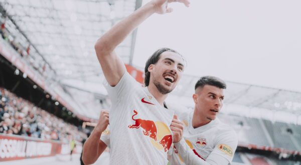 ADMIRAL Bundesliga Red Bull Salzburg v SK Austria Klagenfurt SALZBURG, AUSTRIA - APRIL 21: Flavius Daniliuc, Roko Simic of FC Red Bull Salzburg celebrating a goal during the ADMIRAL Bundesliga match FC Red Bull Salzburg v SK Austria Klagenfurt on April 21, 2024 in Salzburg, Austria. Photo by Copyright: xFabianxWeiratherx-xFCxRedxBullxSalzburgx FJW11,Image: 866969037, License: Rights-managed, Restrictions: , Model Release: no, Credit line: Fabian Weirather - FC Red Bull Salzburg / imago sportfotodienst / Profimedia