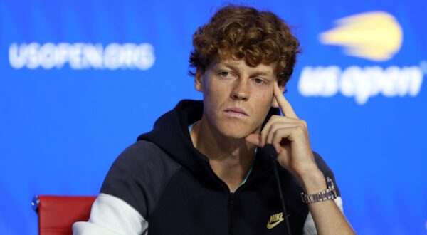 NEW YORK, NEW YORK - AUGUST 23: Jannik Sinner of Italy speaks to the media during a press conference ahead of the 2024 US Open at USTA Billie Jean King National Tennis Center on August 23, 2024 in New York City.   Jamie Squire,Image: 901045747, License: Rights-managed, Restrictions: , Model Release: no, Credit line: JAMIE SQUIRE / Getty images / Profimedia