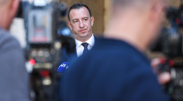 23.09.2024., Zagreb - Nikola Mazar dao je izjavu ispred GO HDZ-a Grada Zagreba oko uhicenja Josipa Sarica, gradonacelnika Otoka. Photo: Slavko Midzor/PIXSELL
