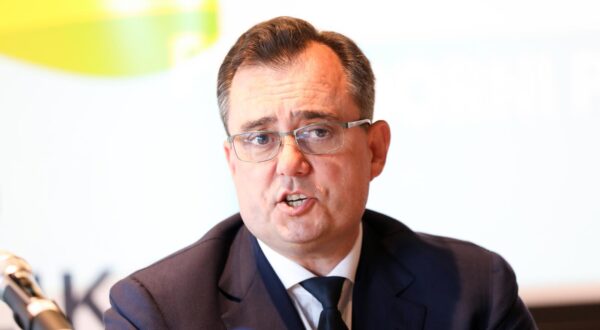 04.04.2024., Zagreb - Predstavljanje koalicijskog predizbornog programa stranaka Fokus i Republika. predsjednik stranke Republika Damir Vandjelic Photo: Emica Elvedji/PIXSELL