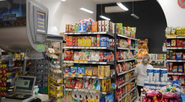 Prodavaonice "Istarski supermarketi" u Puli 15.03.2019., Pula -  Prodavaonice "Istarski supermarketi" u centru Pule.rPhoto: Dusko Marusic /PIXSELL