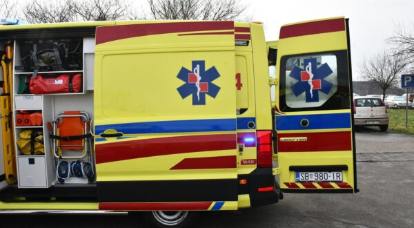 17.01.2024., Slavonski Brod - Predstavljanje novog specijalnog vozila za Hitnu medicinsku sluzbu i prosirenja mreze Hitne medicine na podrucju Brodsko-posavske zupanije. Photo: Ivica Galovic/PIXSELL