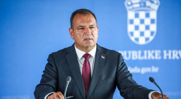 29.08.2024.., Zagreb - U NSK odrzana 21.sjednica Vlade.  Nakon sjednice izjavu je dao  ministar zdravstva Vili Beros. Photo: Slavko Midzor/PIXSELL
