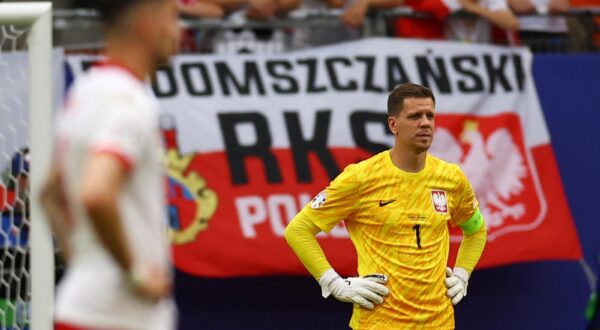 Soccer Football - Euro 2024 - Group D - Poland v Netherlands - Hamburg Volksparkstadion, Hamburg, Germany - June 16, 2024 Poland's Wojciech Szczesny looks dejected after Netherlands' Wout Weghorst scores their second goal REUTERS/Kacper Pempel Photo: KACPER PEMPEL/REUTERS
