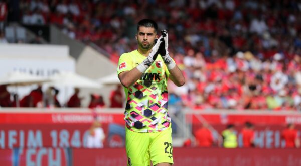 01.09.24 1. FC Heidenheim - FC Augsburg Deutschland, Heidenheim, 01.09.2024, Fussball, Bundesliga, 1. FC Heidenheim - FC Augsburg: Nediljko Labrovic FC Augsburg. *** 01 09 24 1 FC Heidenheim FC Augsburg Germany, Heidenheim, 01 09 2024, Football, Bundesliga, 1 FC Heidenheim FC Augsburg Nediljko Labrovic FC Augsburg,Image: 904226357, License: Rights-managed, Restrictions: , Model Release: no, Credit line: Pressefoto Rudel/Herbert Rudel / imago sportfotodienst / Profimedia
