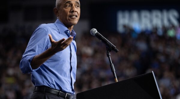 UNITED STATES - OCTOBER 10: Former President Barack Obama speaks during a rally for Vice President Kamala Harris and her running mate Gov. Tim Walz in the Fitzgerald Field House at the University of Pittsburgh on Thursday, October 10, 2024. (Tom Williams/CQ Roll Call/Sipa USA),Image: 919437067, License: Rights-managed, Restrictions: *** World Rights *** Minimum Rates Apply in the US: $75 for Print, $20 for Web ***, Model Release: no, Credit line: CQ-Roll Call / ddp USA / Profimedia